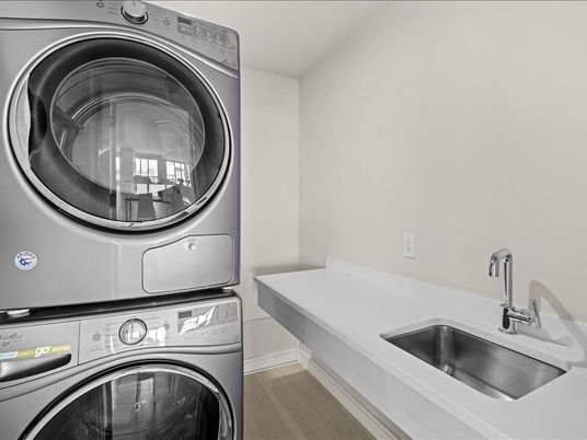 Interior, Utility Closets, Washer, Wood Texture Flooring