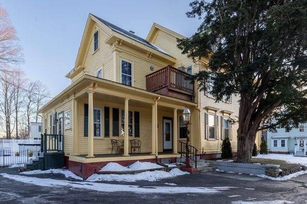 Exterior, Facade, Queen Anne Victorian