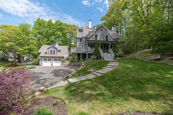 Attached, Backyard, Exterior, Facade, Queen Anne Victorian