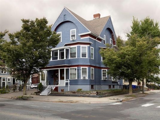 Exterior, Facade, Queen Anne Victorian