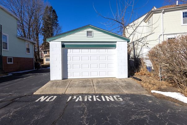 Detached Garage, Exterior