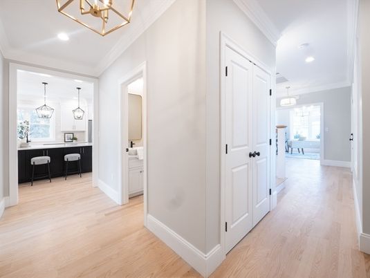 Interior, Pendant Lights, Recessed Lighting, Wood Texture Flooring