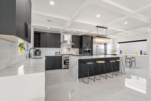 Chandelier, Interior, Kitchen, Marble, Pendant Lights, Recessed Lighting, Stainless Steel Appliances