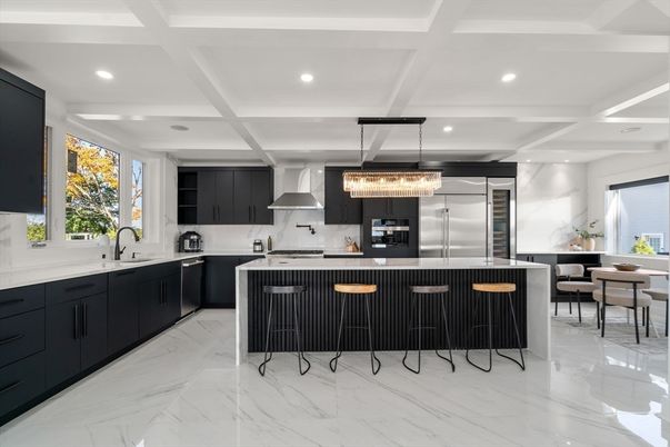 Chandelier, Dining room, Interior, Kitchen, Marble, Recessed Lighting, Stainless Steel Appliances