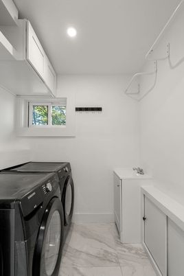 Interior, Marble, Recessed Lighting, Washer