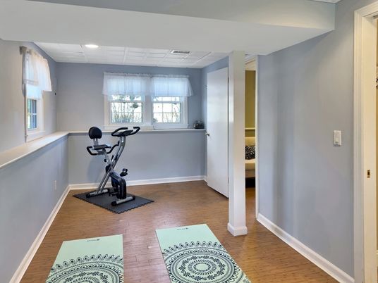 Fitness Equipment, Interior, Recessed Lighting, Wood Texture Flooring