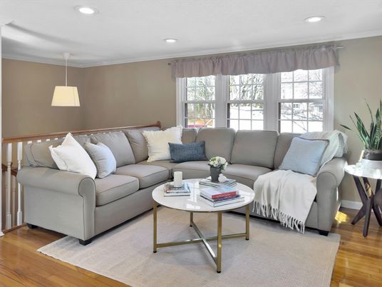 Interior, Living room, Pendant Lights, Recessed Lighting, Wood Texture Flooring
