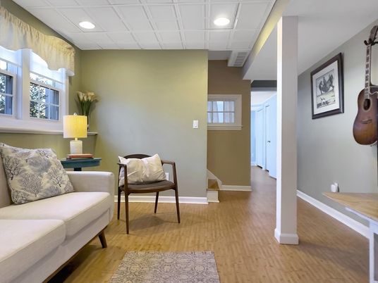 Interior, Recessed Lighting, Wood Texture Flooring