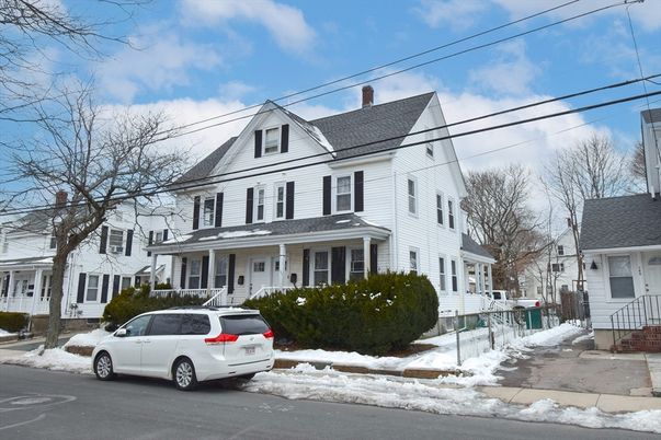 Exterior, Facade, Queen Anne Victorian
