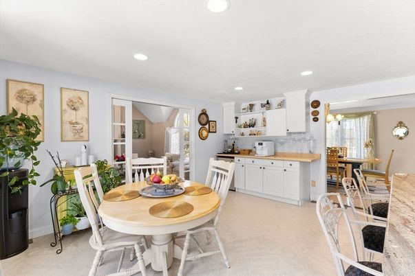 Dining room, Interior, Kitchen, Recessed Lighting