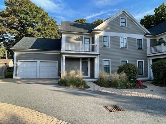 Attached, Exterior, Facade, Farmhouse