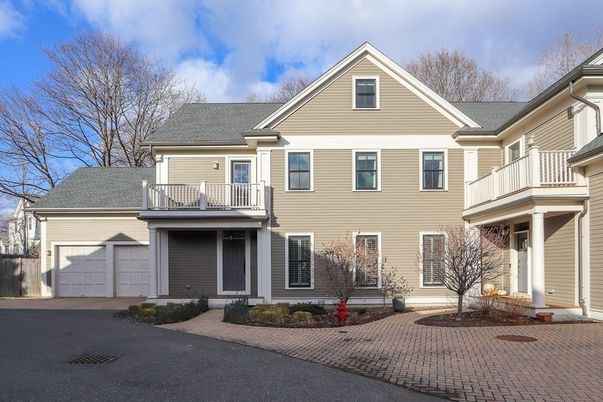 Attached, Exterior, Facade, Farmhouse