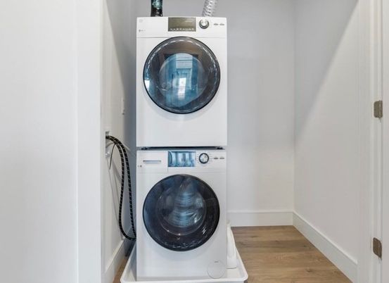 Interior, Utility Closets, Washer, Wood Texture Flooring