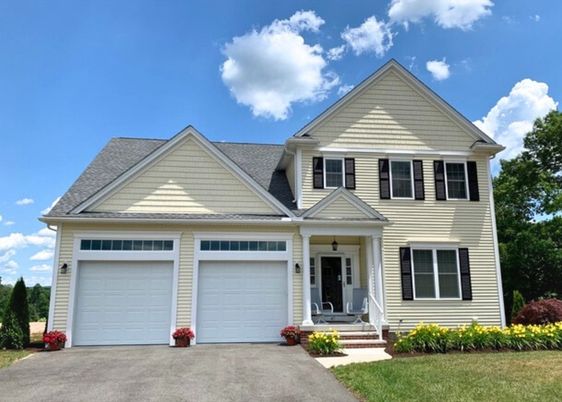 Attached, Exterior, Facade, Farmhouse