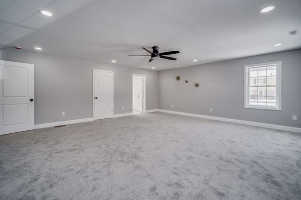 Empty room, Interior, Recessed Lighting