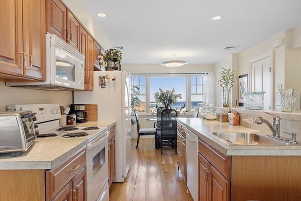 Dining room, Interior, Kitchen, Recessed Lighting, Wood Texture Flooring
