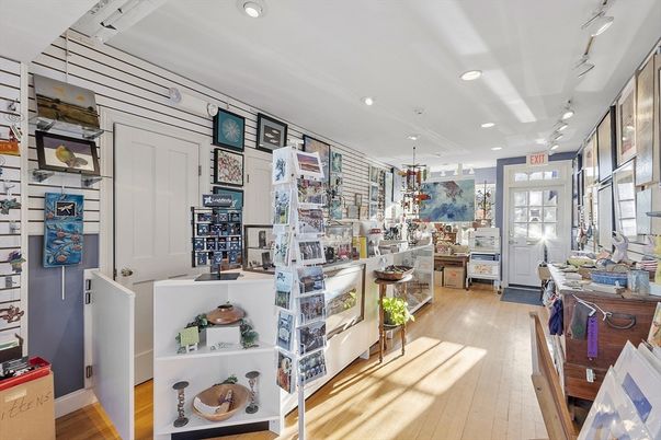 Interior, Pendant Lights, Recessed Lighting, Wood Texture Flooring