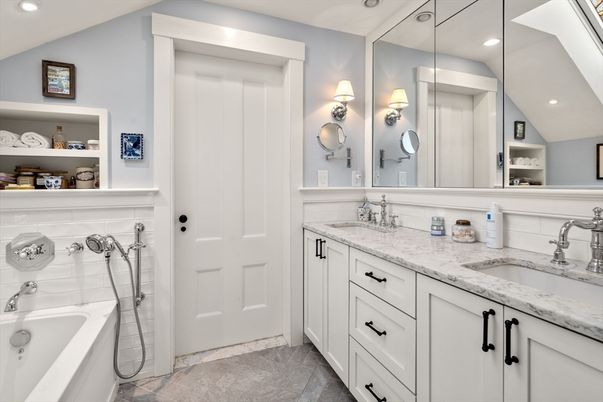 Bathroom, Dual Sink Vanities, Interior, Recessed Lighting