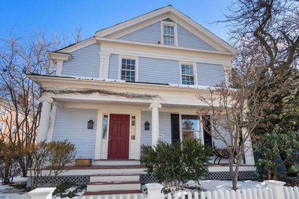 Exterior, Facade, Queen Anne Victorian