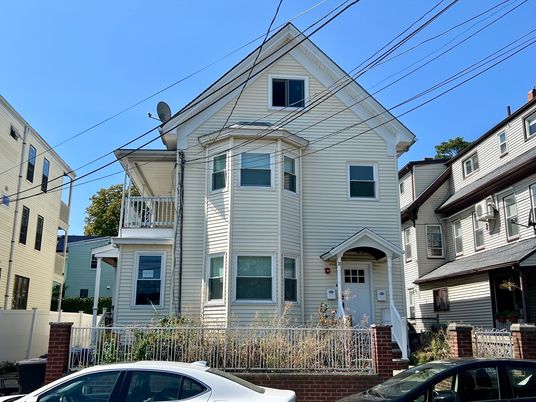 Exterior, Facade, Queen Anne Victorian