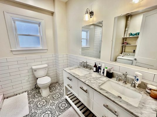 Bathroom, Dual Sink Vanities, Interior