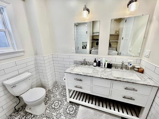 Bathroom, Dual Sink Vanities, Interior