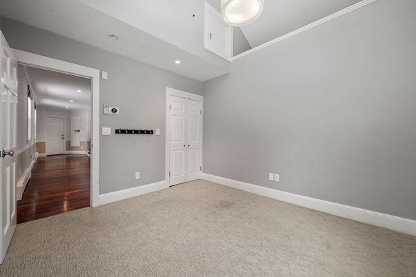 Empty room, Interior, Recessed Lighting, Wood Texture Flooring