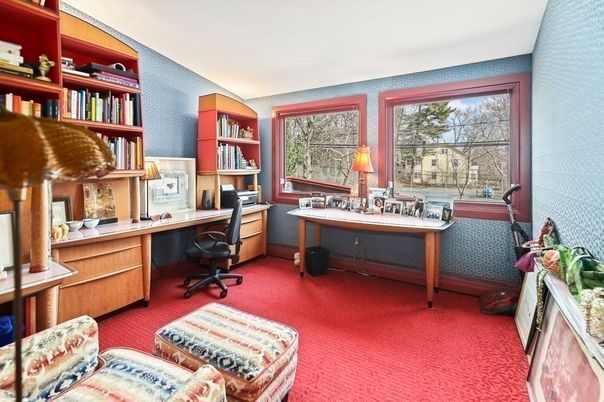 Home Office, Interior