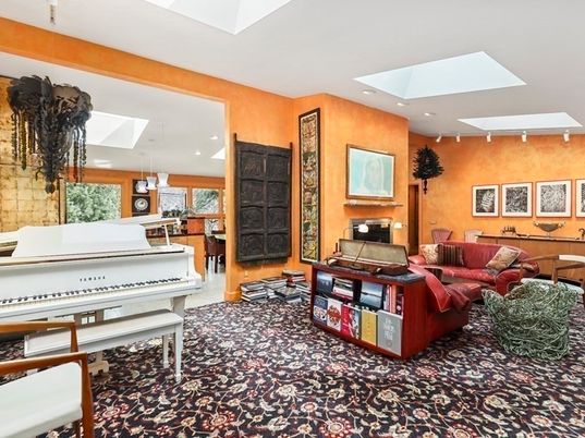 Interior, Living room, Pendant Lights, Piano, Recessed Lighting