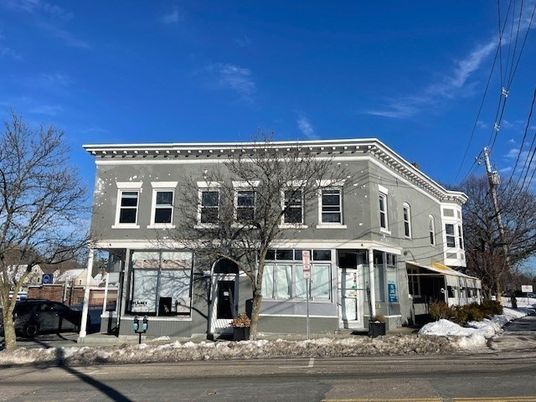 Exterior, Facade, Rowhouse