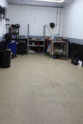 Garage, Interior