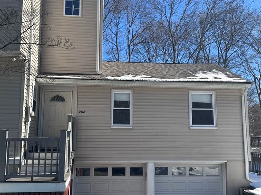 Attached, Exterior, Facade, Rowhouse