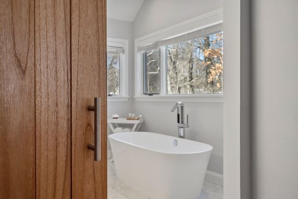 Bathroom, Free Standing Baths, Interior