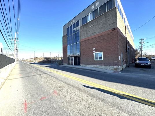 Exterior, Facade, Brick Facade, Highrise