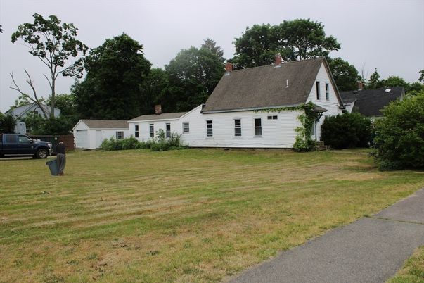 Backyard, Detached Garage, Exterior