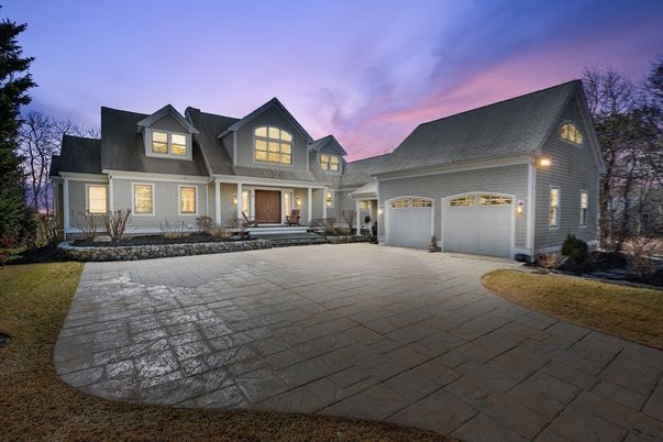 Attached, Exterior, Facade, Cape Cod