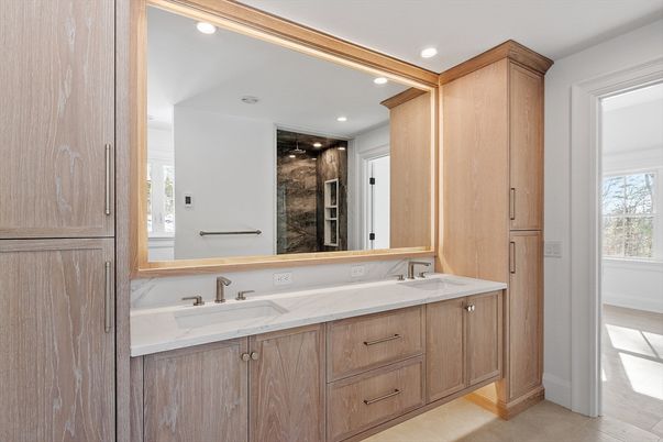 Bathroom, Dual Sink Vanities, Interior, Recessed Lighting