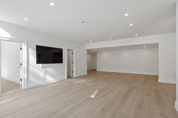 Empty room, Interior, Recessed Lighting, Wood Texture Flooring