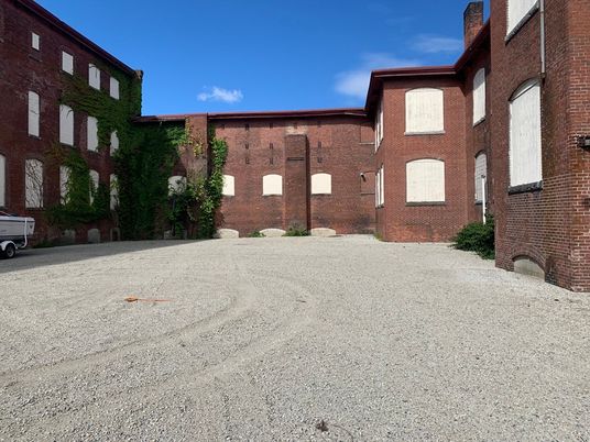 Exterior, Facade, Brick Facade, Rowhouse