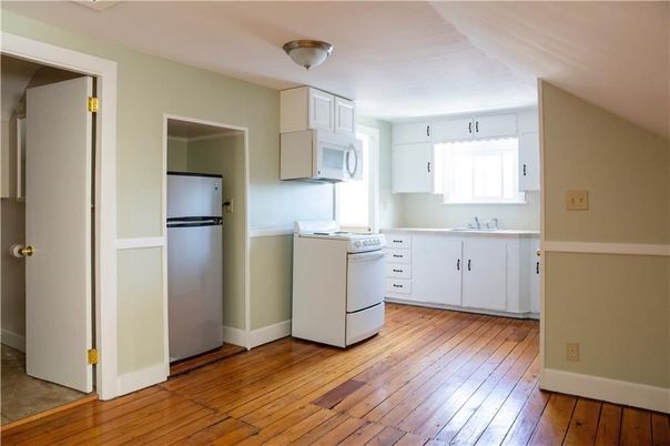 Interior, Kitchen, Washer, Wood Texture Flooring