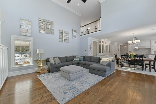 Chandelier, Dining room, Interior, Living room, Recessed Lighting, Wood Texture Flooring