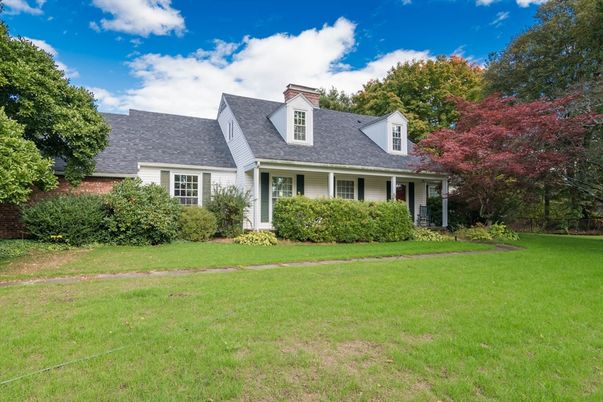 Backyard, Exterior, Facade, Cape Cod