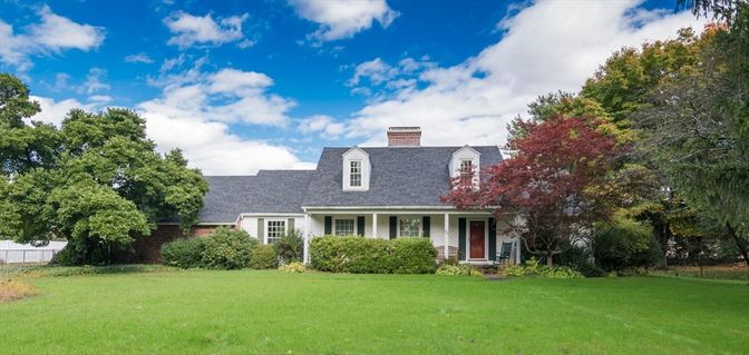 Backyard, Exterior, Facade, Cape Cod