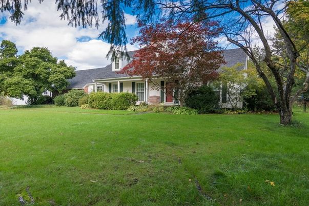 Backyard, Exterior, Facade, Cape Cod