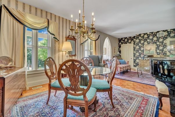 Chandelier, Dining room, Interior, Living room, Wood Texture Flooring