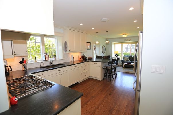 Dining room, Interior, Kitchen, Pendant Lights, Recessed Lighting, Wood Texture Flooring