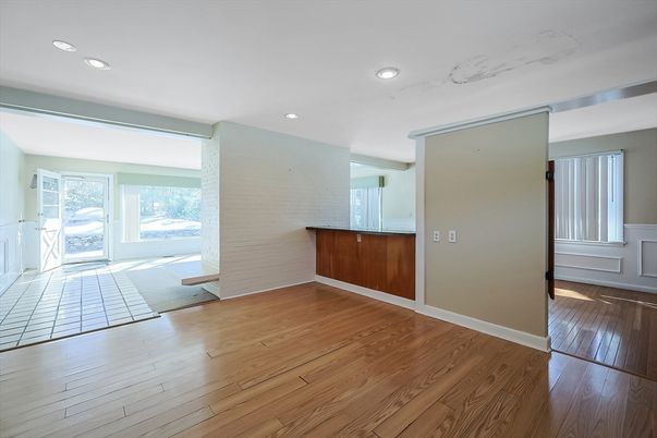 Empty room, Interior, Recessed Lighting, Wood Texture Flooring