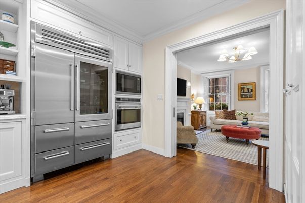 Chandelier, Interior, Kitchen, Living room, Stainless Steel Appliances, Wood Texture Flooring