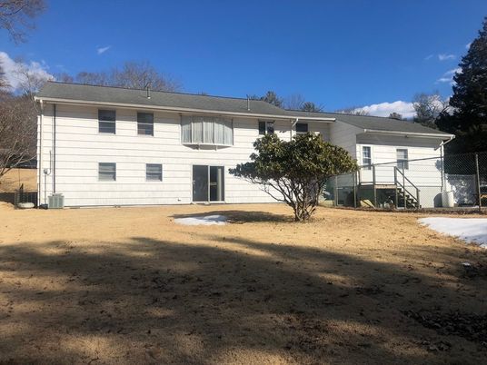 Backyard, Exterior, Facade, Raised Ranch