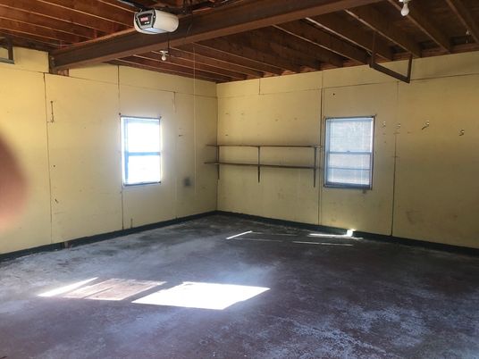 Empty room, Interior, Wooden Beams, Wooden Ceilings